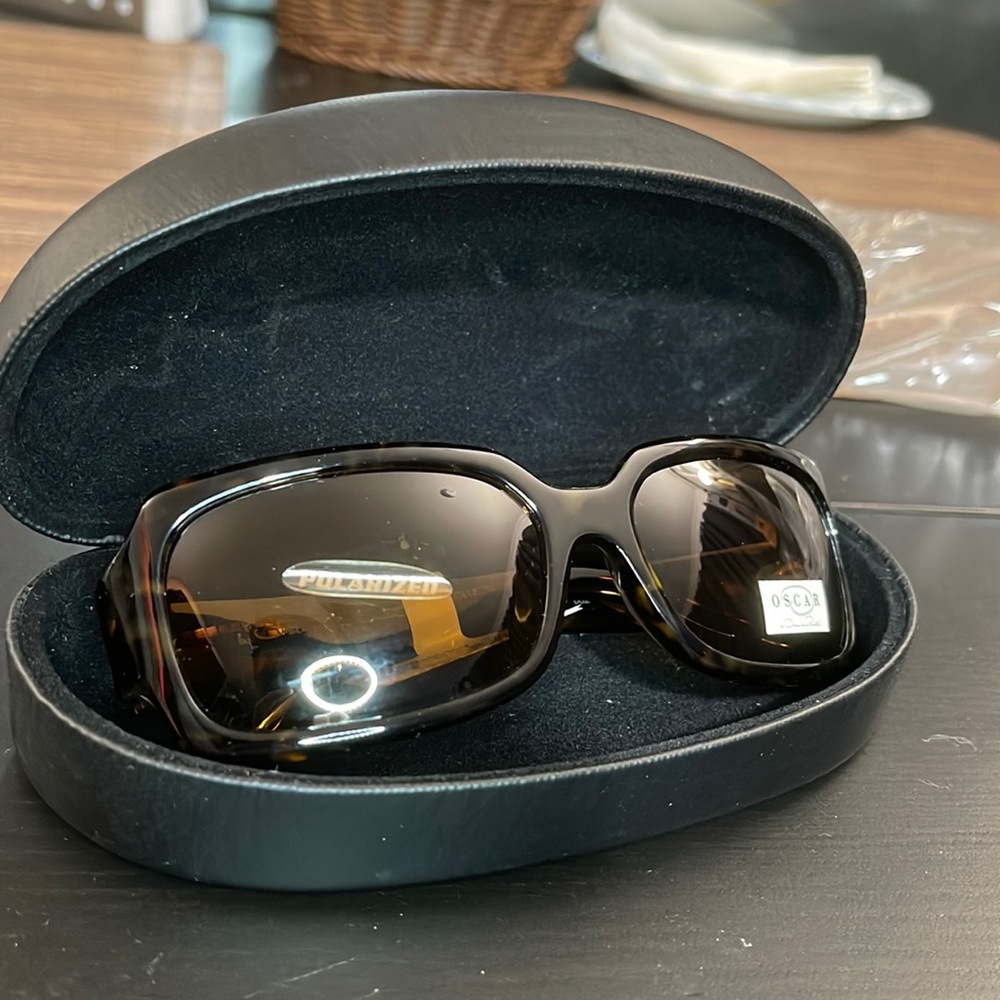 Oscar by Oscar de la Renta Sunglasses Brown
